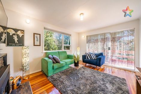 Photo of property in 11 Amundsen Grove, Stokes Valley, Lower Hutt, 5019