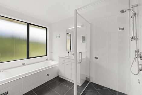 Photo of property in 71 Riddell Road, Kerikeri, 0230