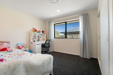 Photo of property in 5 Feather Place, Rolleston, 7615