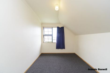 Photo of property in 5 Rangitira Avenue, Palmerston North, 4414