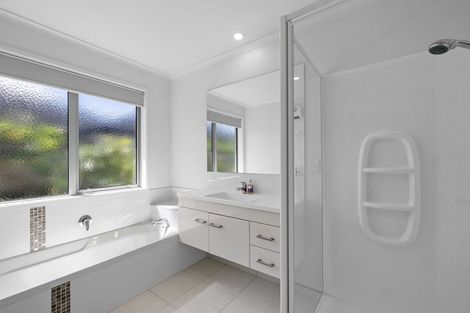 Photo of property in 4 Sawyers Way, New Plymouth, 4310