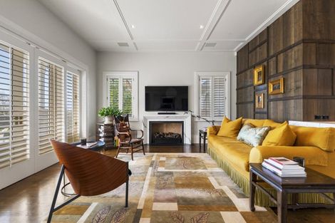 Photo of property in 21 Stanley Point Road, Stanley Point, Auckland, 0624