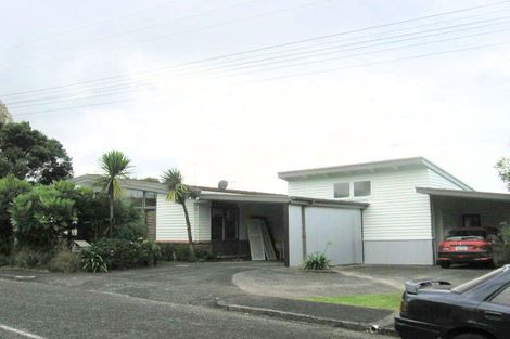Photo of property in 1/2 De Val Drive, Titirangi, Auckland, 0604