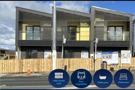 Photo of property in 2/3226 Great North Road, New Lynn, Auckland, 0600