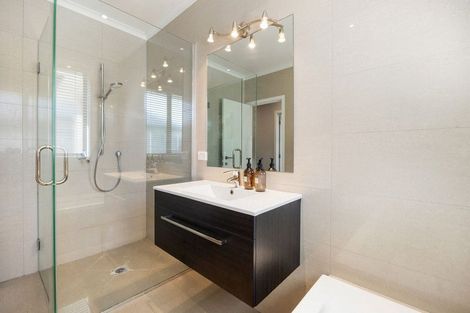 Photo of property in 14 Robieson Street, Roseneath, Wellington, 6011