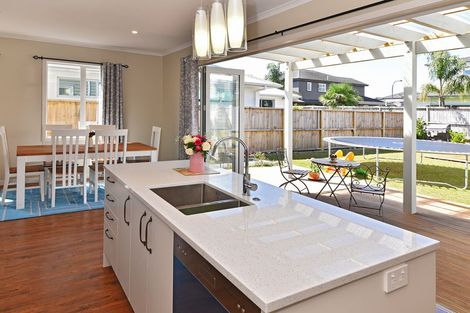 Photo of property in 6 Turua Rise, Karaka, Papakura, 2113