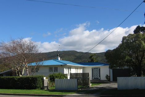 Photo of property in 20 Lyon Street, Featherston, 5710