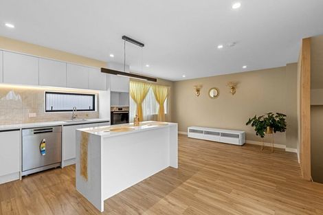 Photo of property in 126 Kervil Avenue, Te Atatu Peninsula, Auckland, 0610