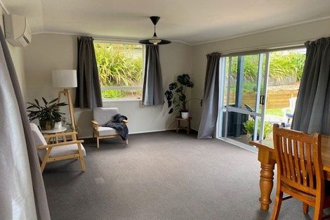 Photo of property in 91 Awanui Street, Merrilands, New Plymouth, 4312