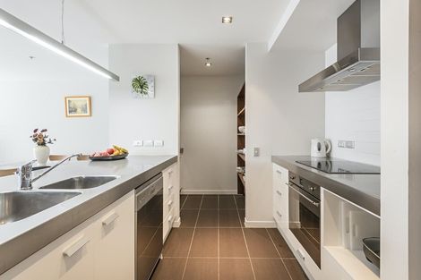 Photo of property in Piermont Apartments, 2a/82 Cable Street, Te Aro, Wellington, 6011