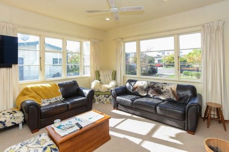 Photo of property in 14 Goodger Street, Waipukurau, 4200