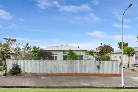 Photo of property in 6 Edward Street, Dannevirke, 4930