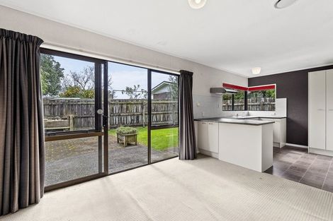 Photo of property in 33b Branch Road, Highlands Park, New Plymouth, 4312