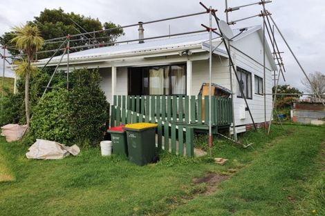 Photo of property in 5 Domett Street, Waitara, 4320