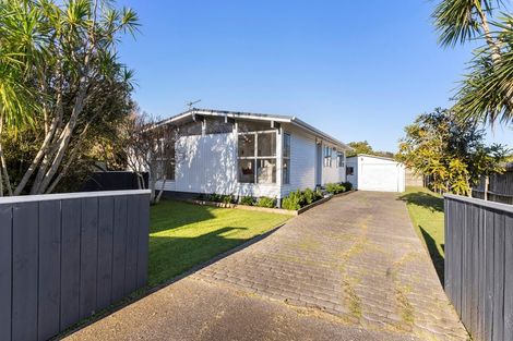Photo of property in 24 Mandarin Place, Half Moon Bay, Auckland, 2012
