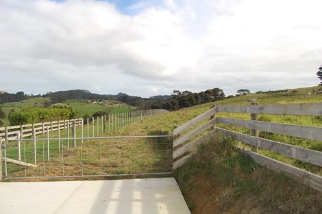 Photo of property in 26 Tawa Road, Kumeu, 0891