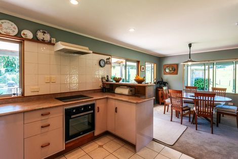 Photo of property in 92 Nick Johnstone Drive, Waiheke Island, 1971