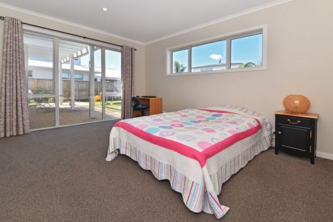 Photo of property in 6 Turua Rise, Karaka, Papakura, 2113