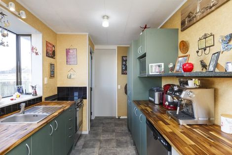 Photo of property in 21 Cargill Grove, Kelvin Grove, Palmerston North, 4414