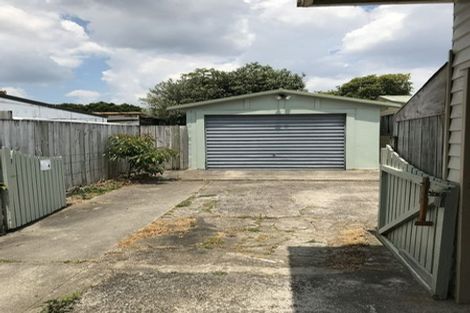 Photo of property in 14 Oxford Street, Fairfield, Hamilton, 3214