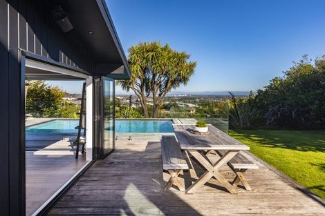 Photo of property in 293 Cannon Hill Crescent, Mount Pleasant, Christchurch, 8081