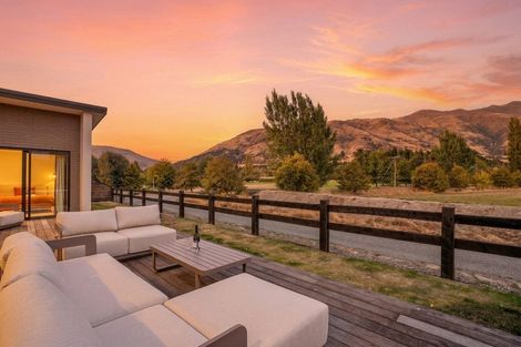 Photo of property in 3 Kamana Rise, Wanaka, 9382