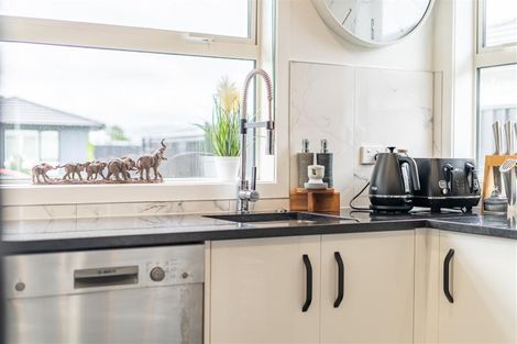 Photo of property in 28 Fenwick Crescent, Wallaceville, Upper Hutt, 5018