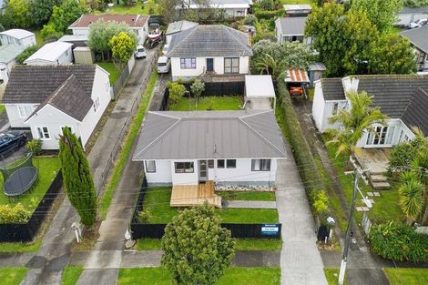 Photo of property in 2/13 John Street, Mangere East, Auckland, 2024
