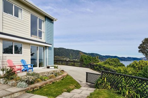 Photo of property in 8a Nikau Road, Point Howard, Lower Hutt, 5013