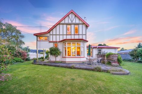Photo of property in 2 Bracken Street, Wallaceville, Upper Hutt, 5018