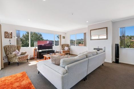 Photo of property in 11 Azure Grove, Unsworth Heights, Auckland, 0632