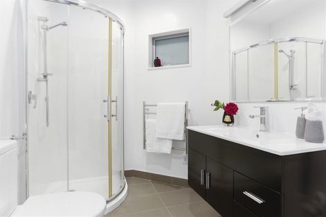 Photo of property in 141a Arran Road, Browns Bay, Auckland, 0630