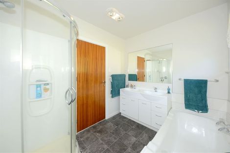 Photo of property in 44 Landsdowne Terrace, Cashmere, Christchurch, 8022