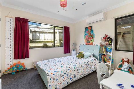 Photo of property in 115 Moorefield Road, Johnsonville, Wellington, 6037