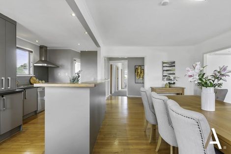 Photo of property in 80 La Trobe Street, Pakuranga Heights, Auckland, 2010