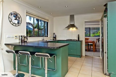 Photo of property in 32 Chadlington Avenue, Henderson, Auckland, 0612