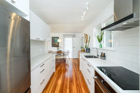 Photo of property in 75 Ruamahanga Crescent, Terrace End, Palmerston North, 4410