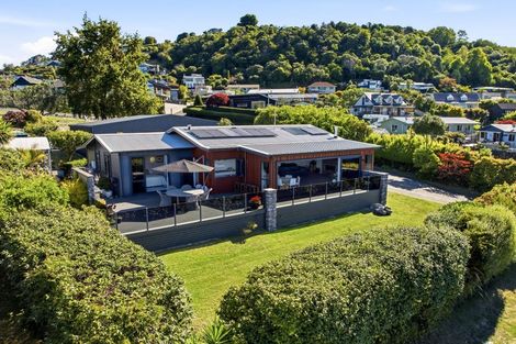 Photo of property in 2 Scenic Heights, Acacia Bay, Taupo, 3330