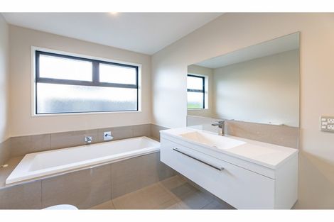 Photo of property in 28 Taiore Crescent, Marshland, Christchurch, 8083