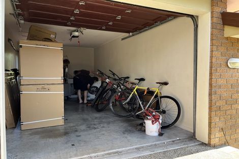 Photo of property in 9 Ballyroney Place, East Tamaki, Auckland, 2013