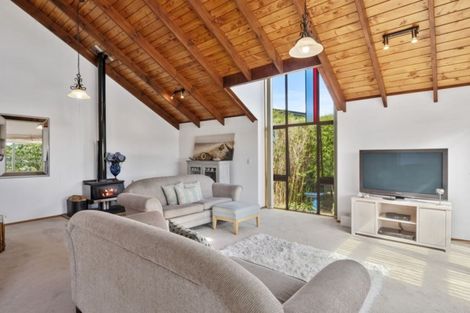 Photo of property in 2/85 Castor Bay Road, Castor Bay, Auckland, 0620