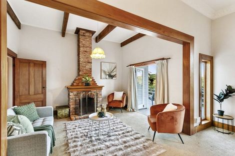 Photo of property in 61 Garden Road, Northland, Wellington, 6012