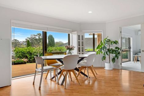 Photo of property in 9 Fleetwood Drive, Henderson, Auckland, 0612