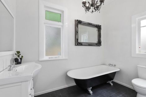 Photo of property in 3 Sale Street, Ross, 7812