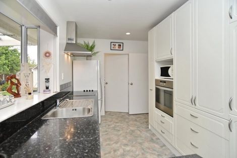 Photo of property in 3 Cowper Place, Avondale, Christchurch, 8061