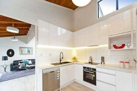 Photo of property in 2/3 Copley Street, New Lynn, Auckland, 0600