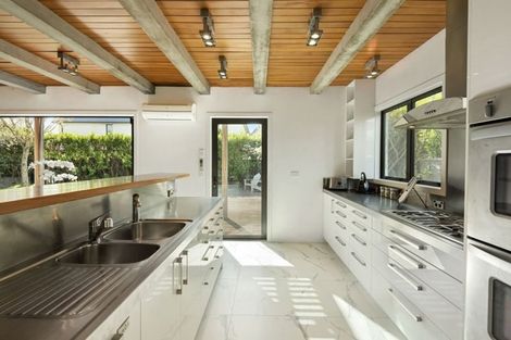 Photo of property in 3 Merivale Lane, Merivale, Christchurch, 8014