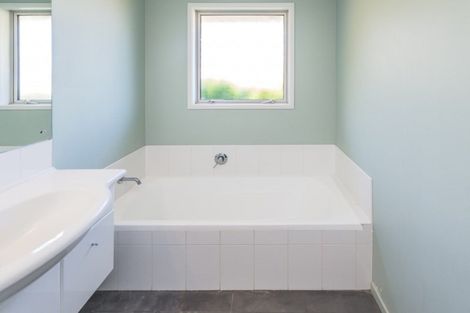 Photo of property in 2 Marions Way, Putiki, Whanganui, 4500