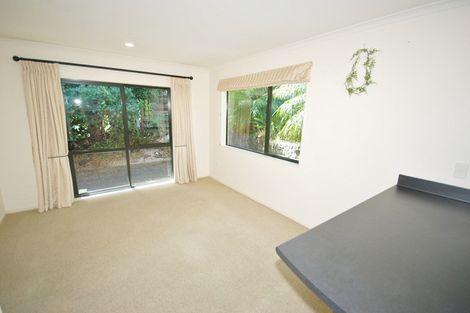 Photo of property in 2/16 Roberts Road, Glenfield, Auckland, 0629