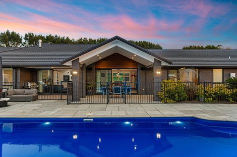 Photo of property in 121 Valley Road, Waimauku, 0881